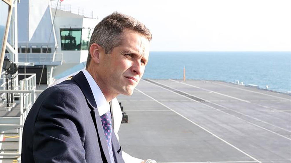 Renunció un funcionario británico tras una nueva denuncia de acoso