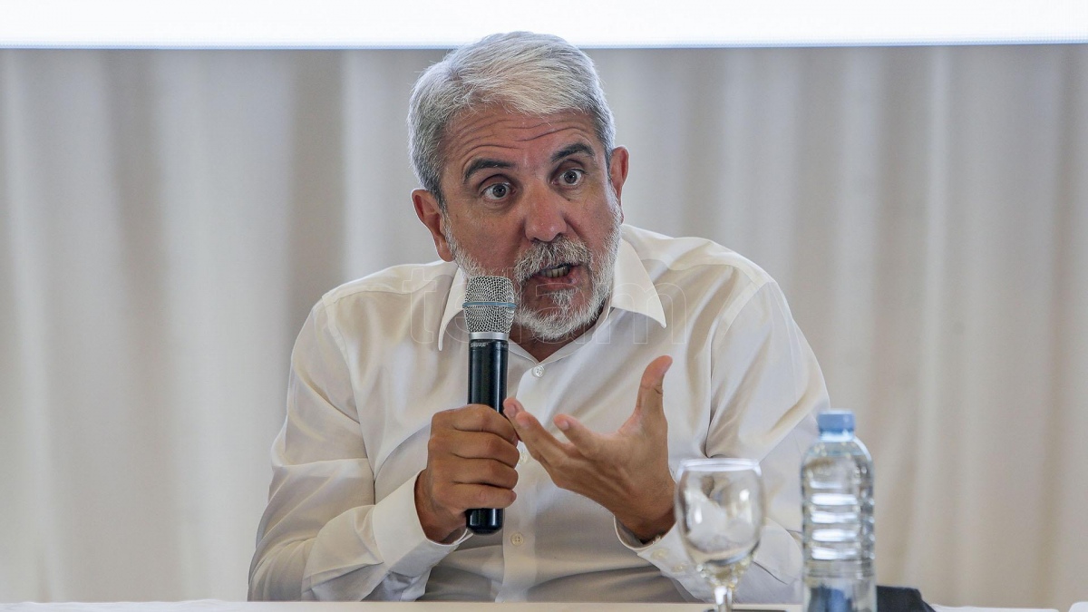 Aníbal Fernández aseguró que "el Presidente va a ser candidato" y defendió las PASO