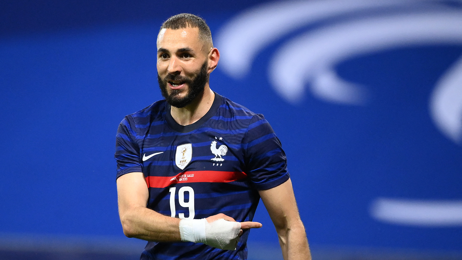 Benzema podría quedar afuera del debut de Francia ante Australia