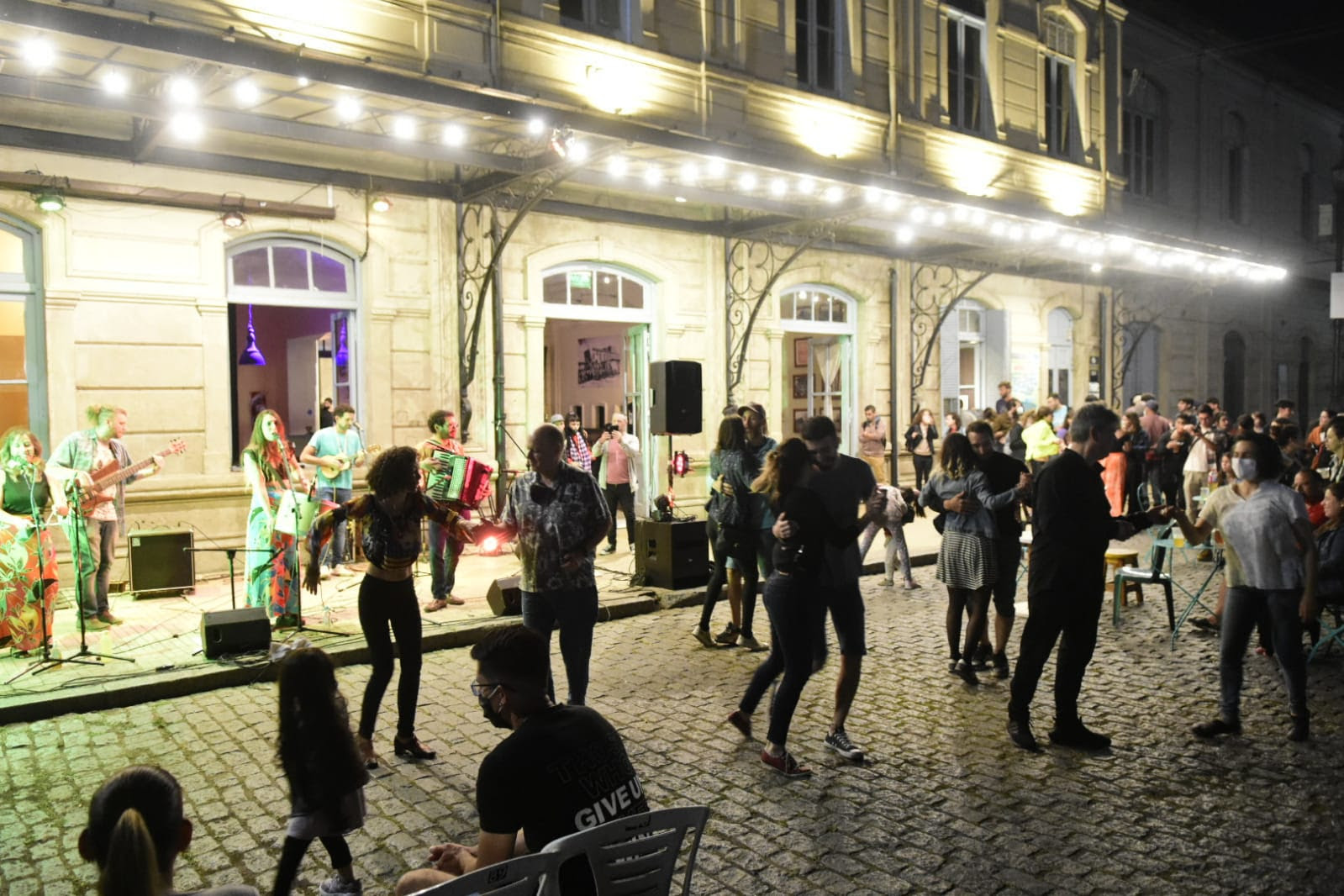 Música, danza y fotografía: repasá el cronograma de artistas locales que se presentarán hoy en la ciudad