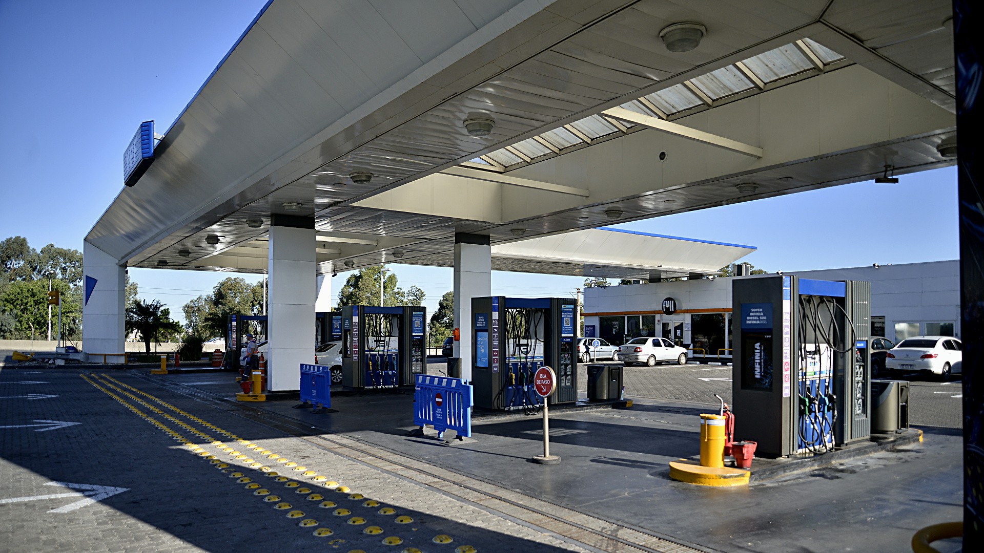 YPF anunció un aumento del 4% en todos sus combustibles