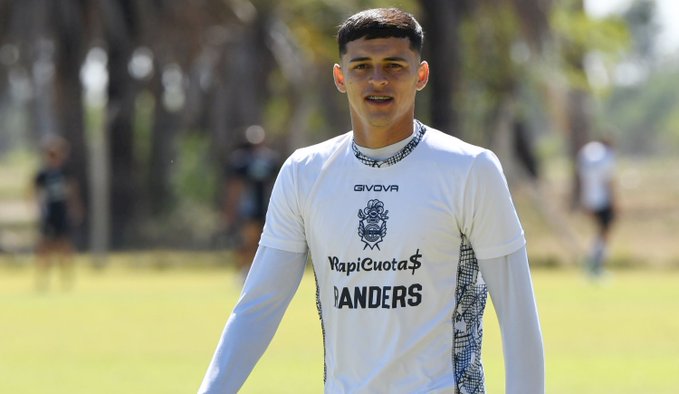 Ramón Sosa se presentó a entrenar pero su futuro es incierto