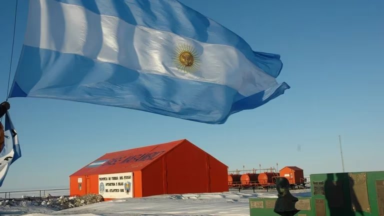 Alberto Fernández visita hoy la Base Marambio en la Antártida
