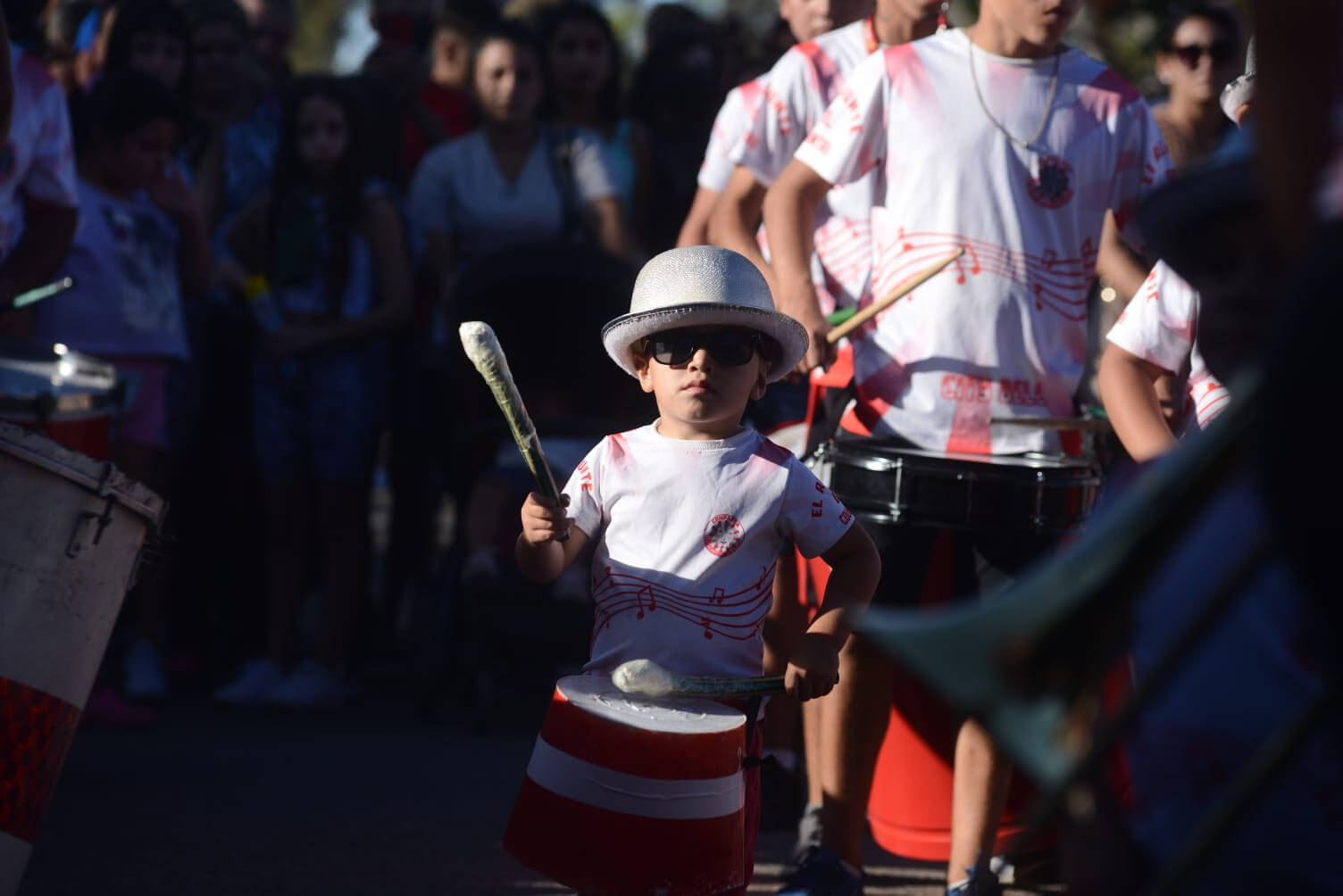 Convocan a murgas y comparsas para desfilar en los festejos de carnaval