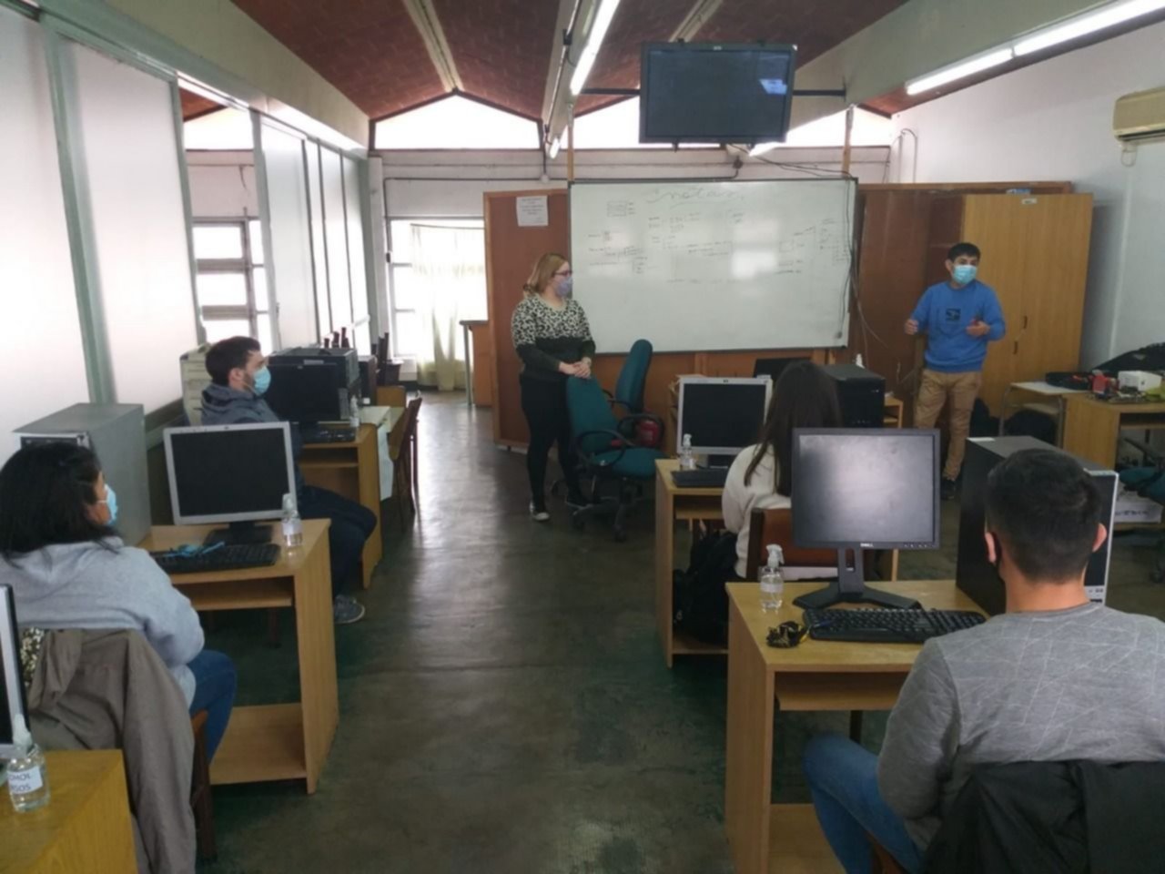 Se abrieron las inscripciones para el curso gratuito de armado y reparación de PC en la UNLP