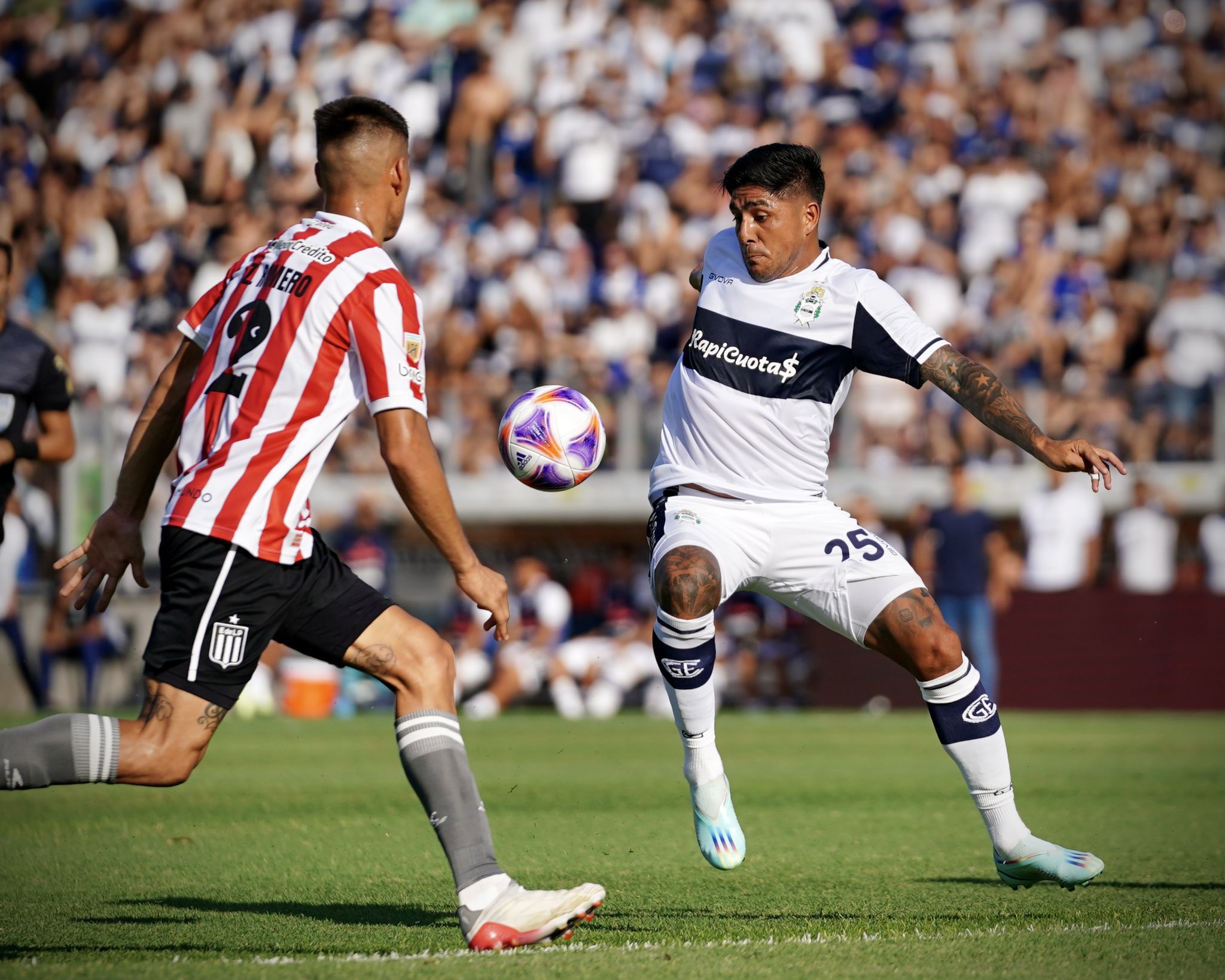 Aullido histórico: el Lobo dio vuelta el clásico y rompió la racha