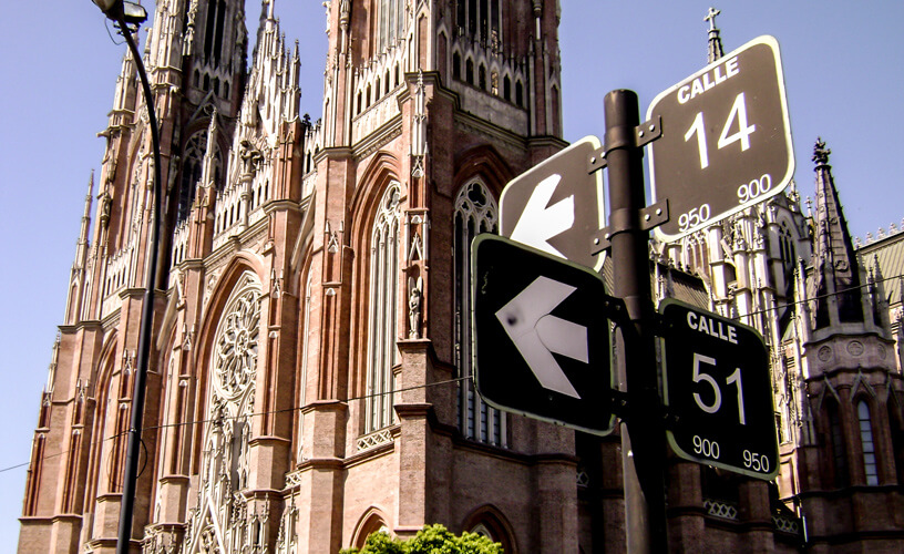¿Calles con números o con nombres? Sigue el duelo entre platenses y porteños en Twitter