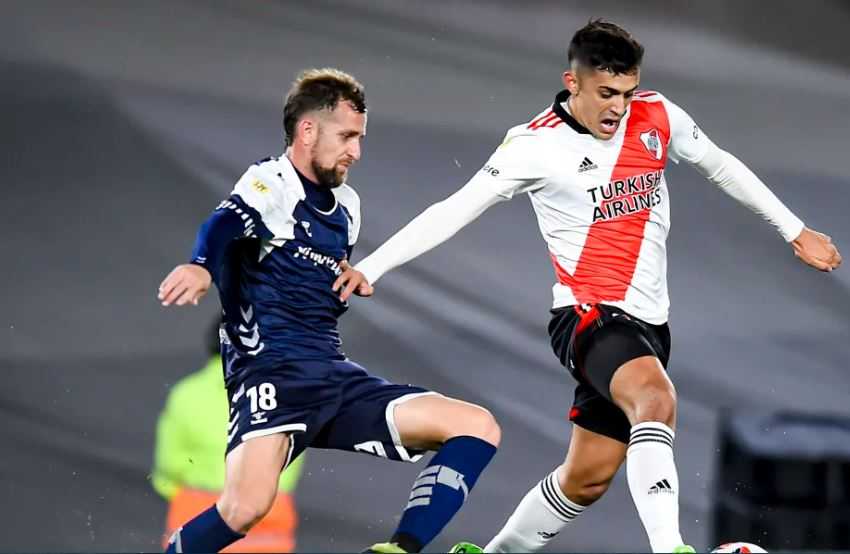 Chirola Romero sorprendió y pondrá un equipo alternativo ante River