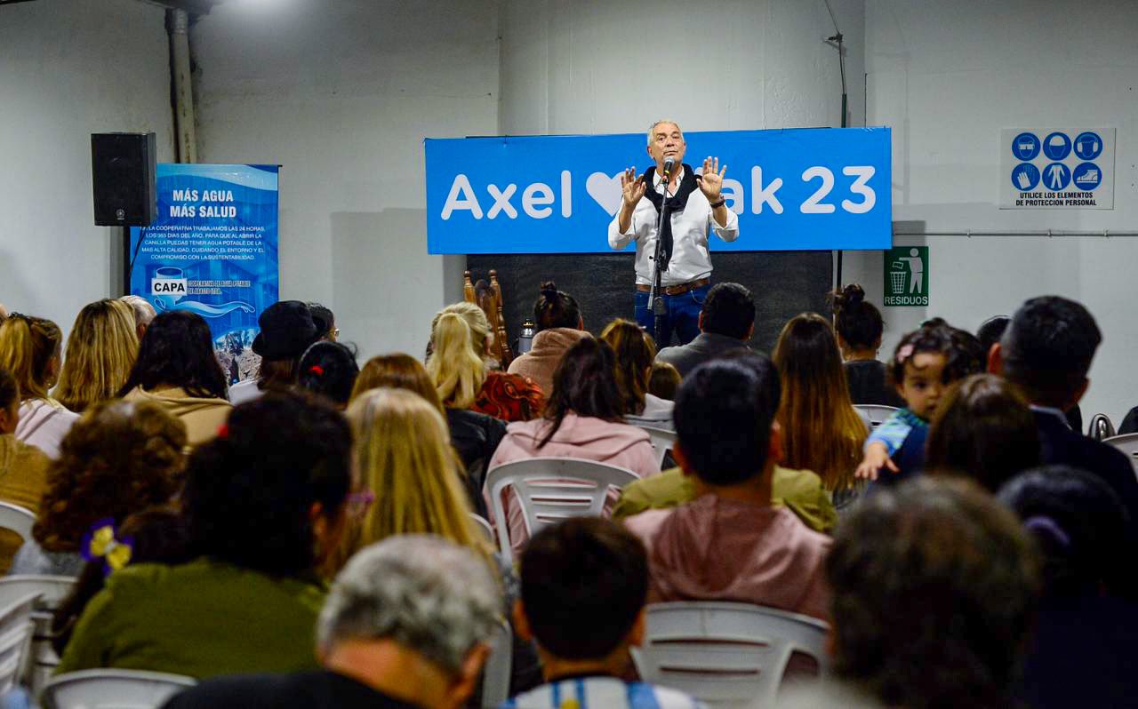 Alak destacó las obras que realizó Kicillof en La Plata, durante un encuentro en Abasto