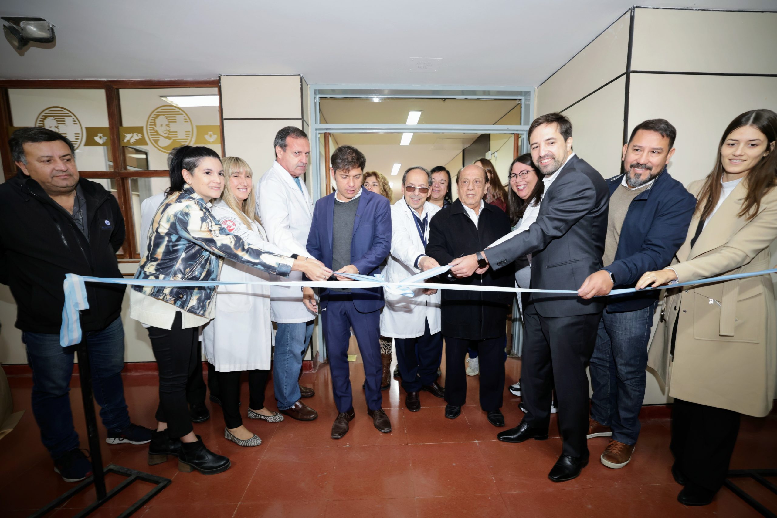 Kicillof recorrió los avances de las obras de remodelación del hospital Evita Pueblo de Berazategui