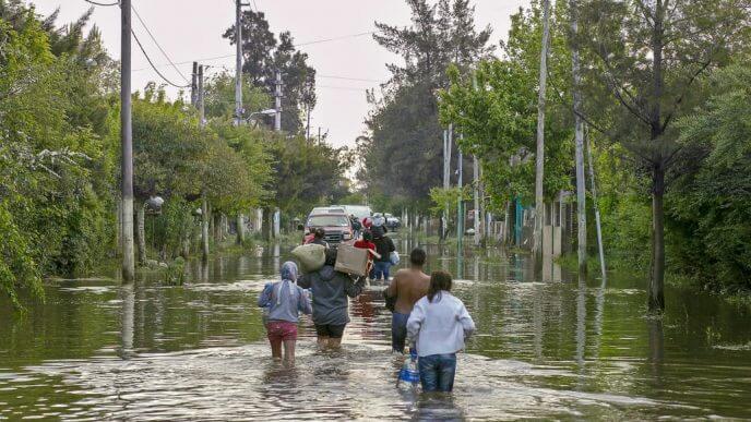 AMBA: cayeron más de 130 milímetros en algunos partidos bonaerenses y hubo evacuados