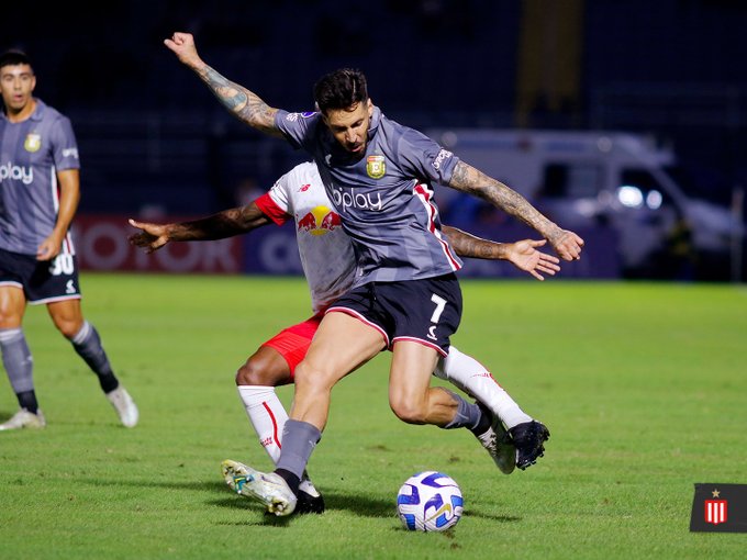 Estudiantes jugó un partido inteligente en Brasil y empató con Bragantino