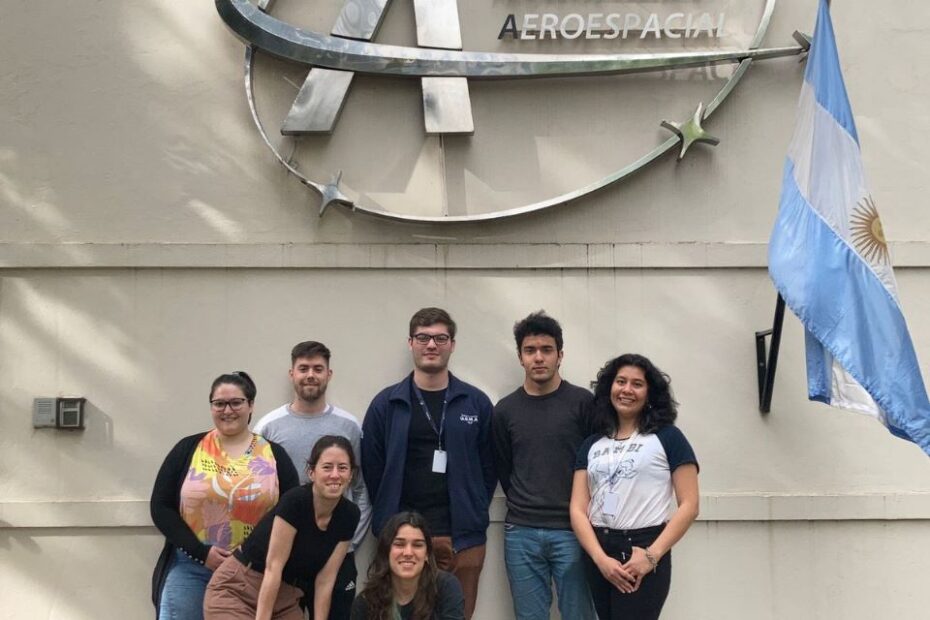 Estudiantes de la UNLP desarrollaron el primer artefacto para medir la densidad atmosférica en el espacio