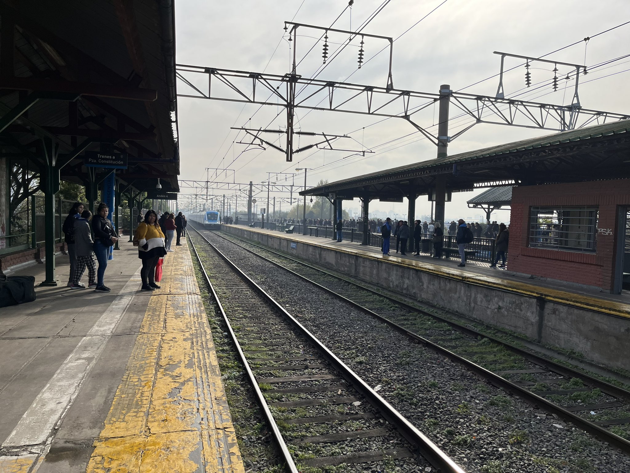Corte en las vías del Tren Roca a la altura de Avellaneda