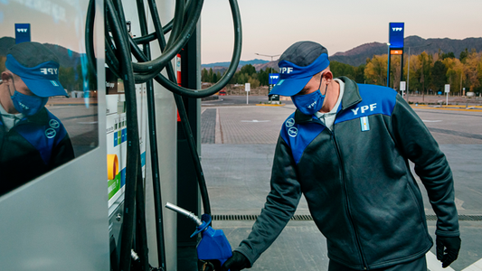 YPF aumentó los precios de sus combustibles $11 por litro promedio
