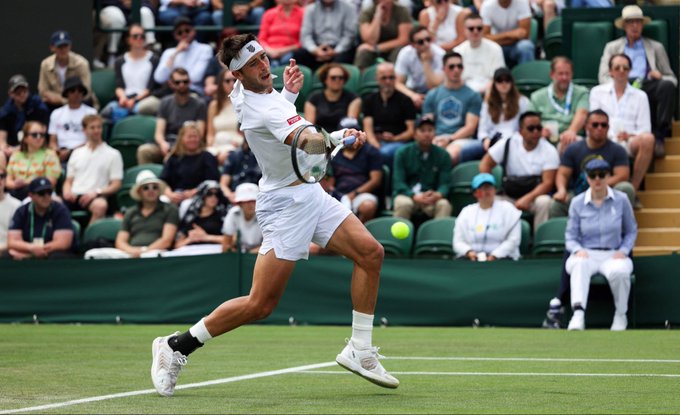 Etcheverry fue eliminado de Wimbledon por el suizo Wawrinka