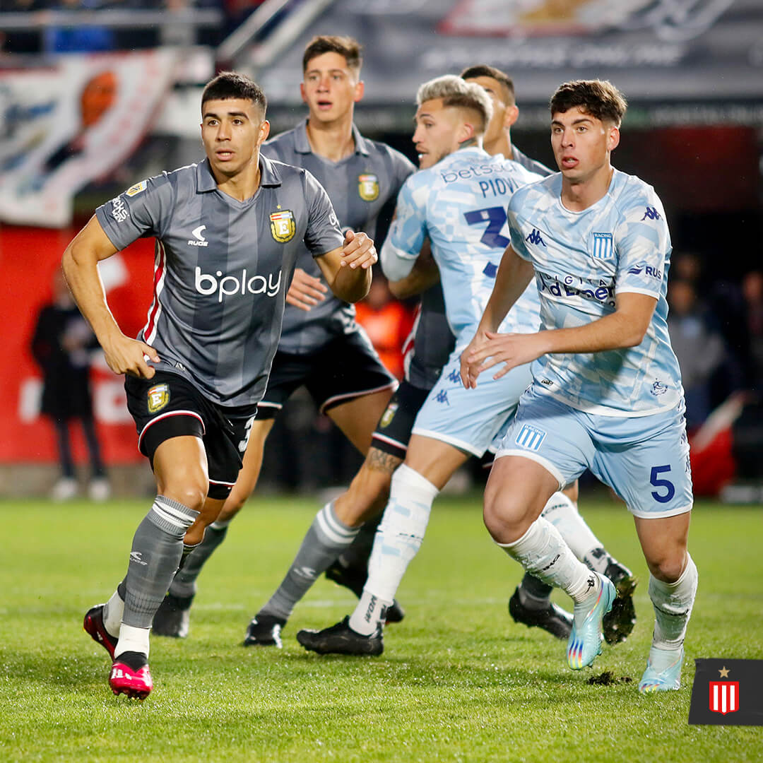 Estudiantes no pasó del empate ante Racing