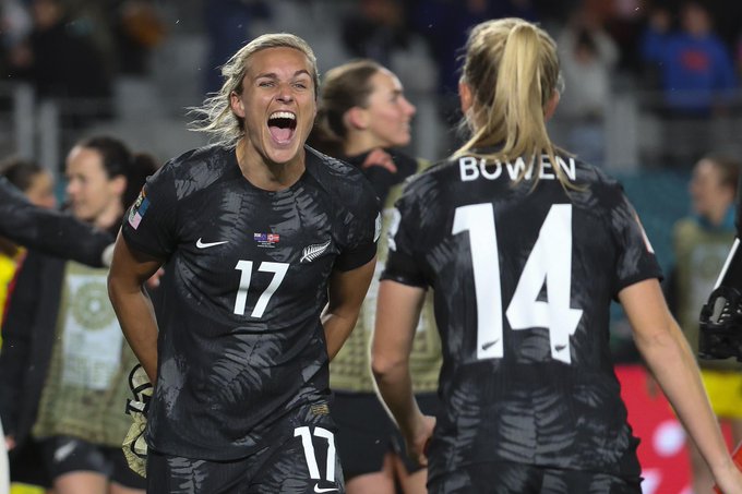 Mundial femenino: arrancó con un triunfo histórico para Nueva Zelanda