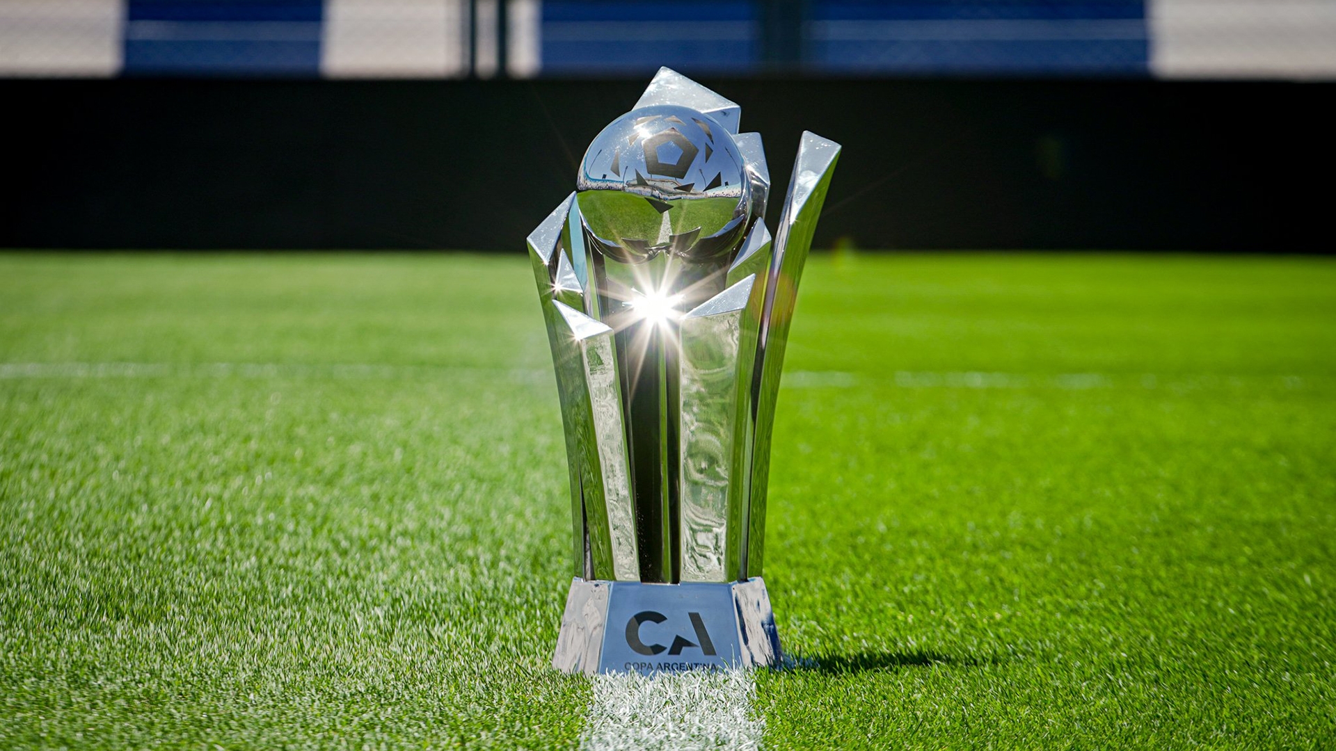 Racing enfrenta a San Martín de Tucumán en Córdoba por la Copa Argentina