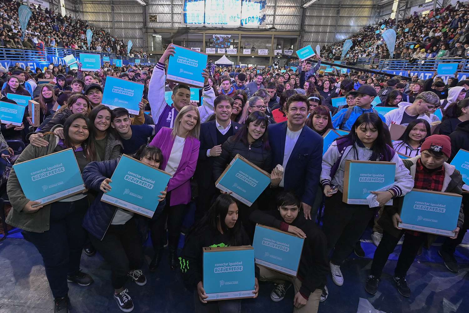 Kicillof entregó 2.966 computadoras a estudiantes de La Matanza