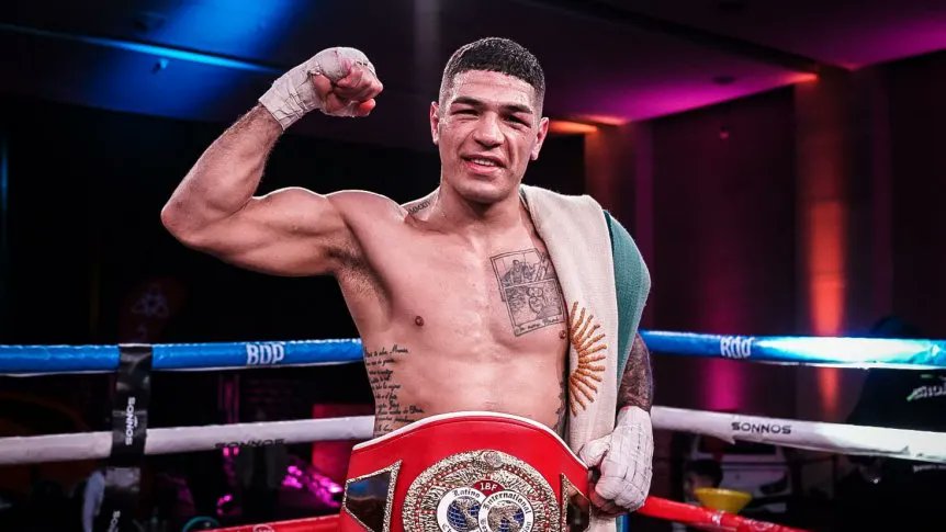 El argentino Papeschi ganó el título latino mediano en duelo con el mexicano Carmona