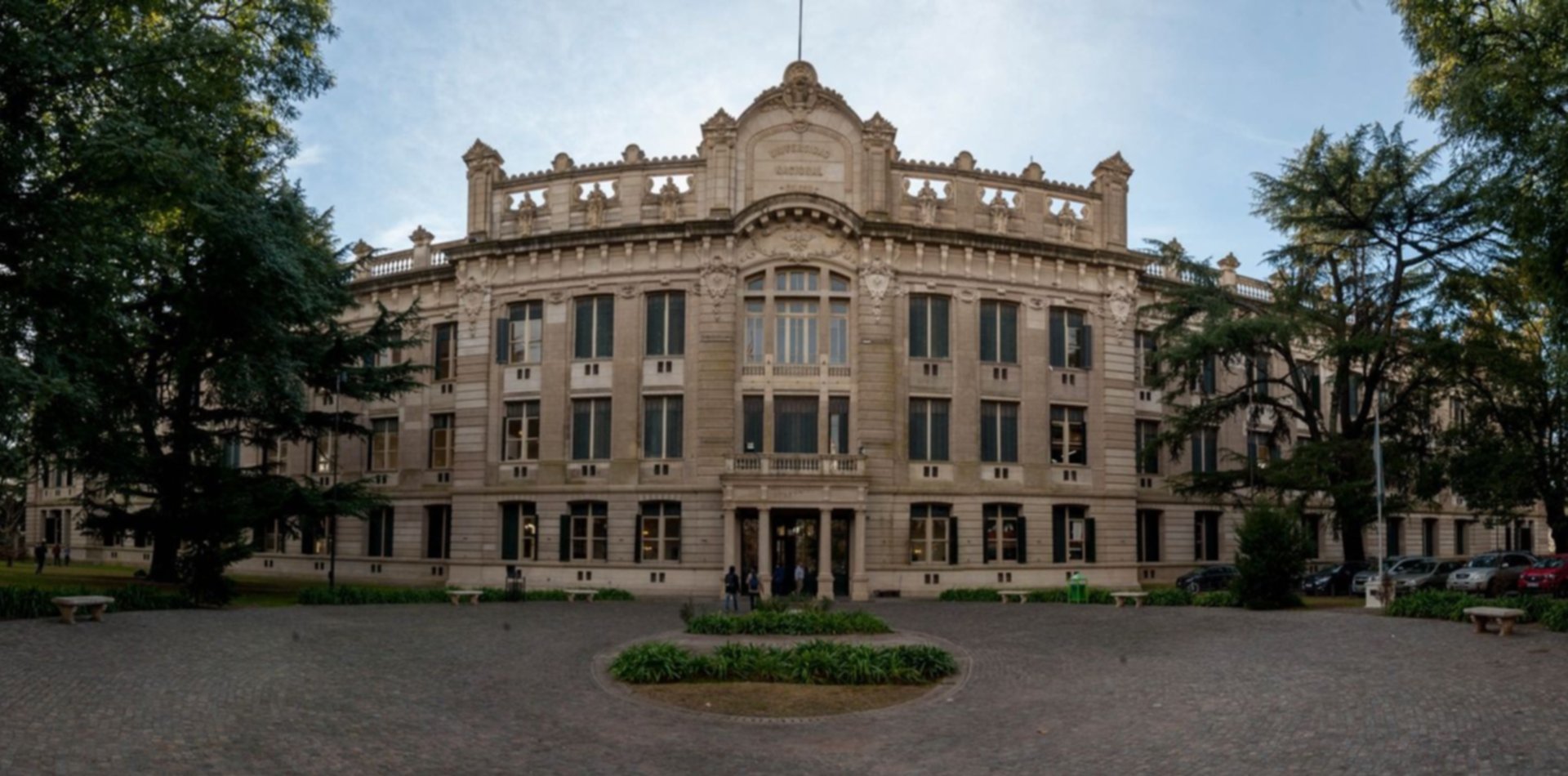El Colegio Nacional suspendió las clases por un corte de luz