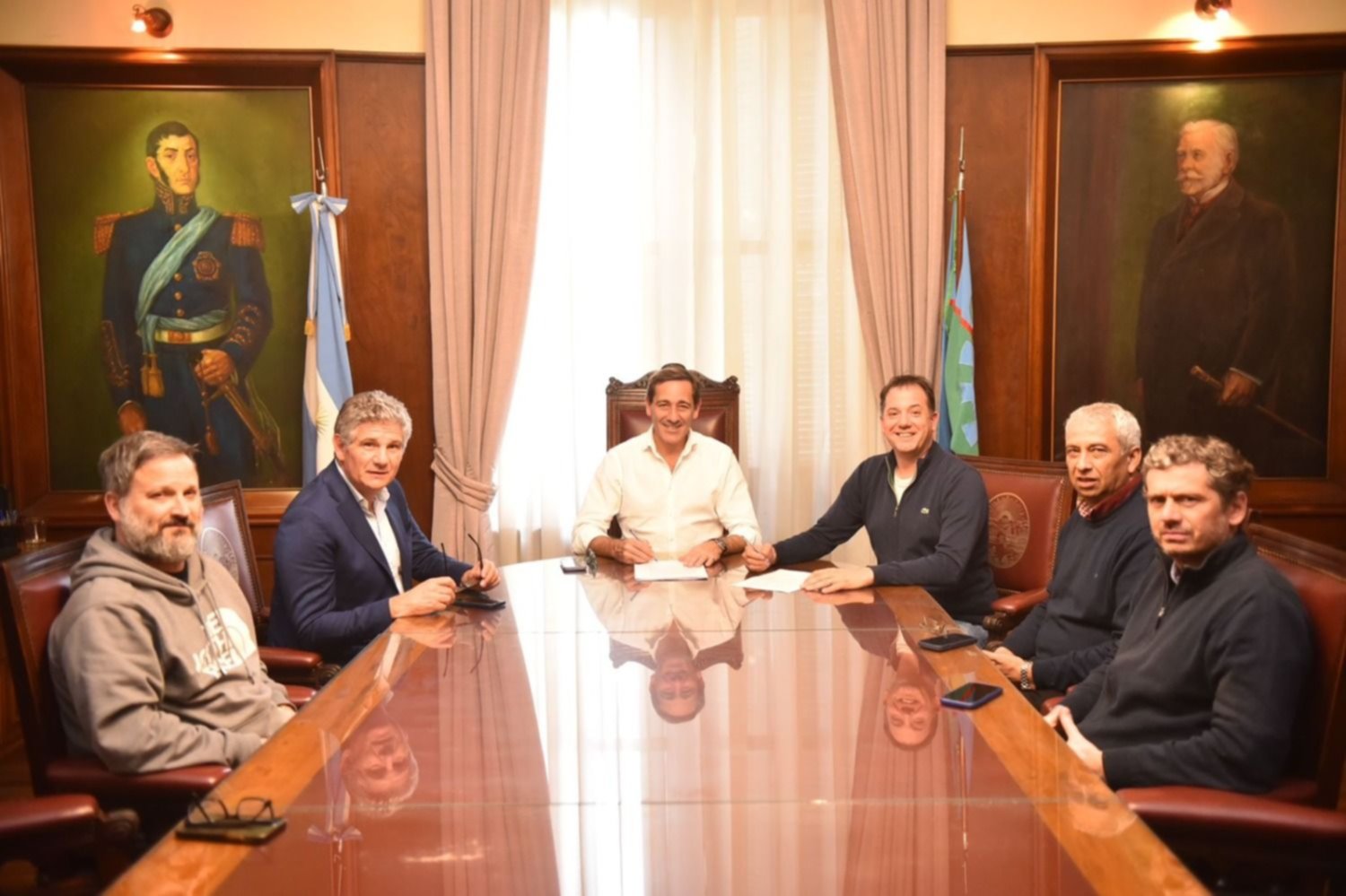 Garro confirmó el pago del bono de $30.000 para trabajadores municipales