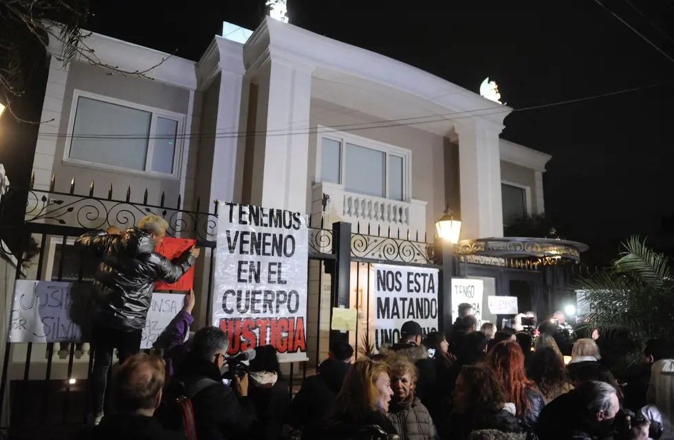 Marcha masiva para pedir justicia por Silvina Luna y otras víctimas de Aníbal Lotocki