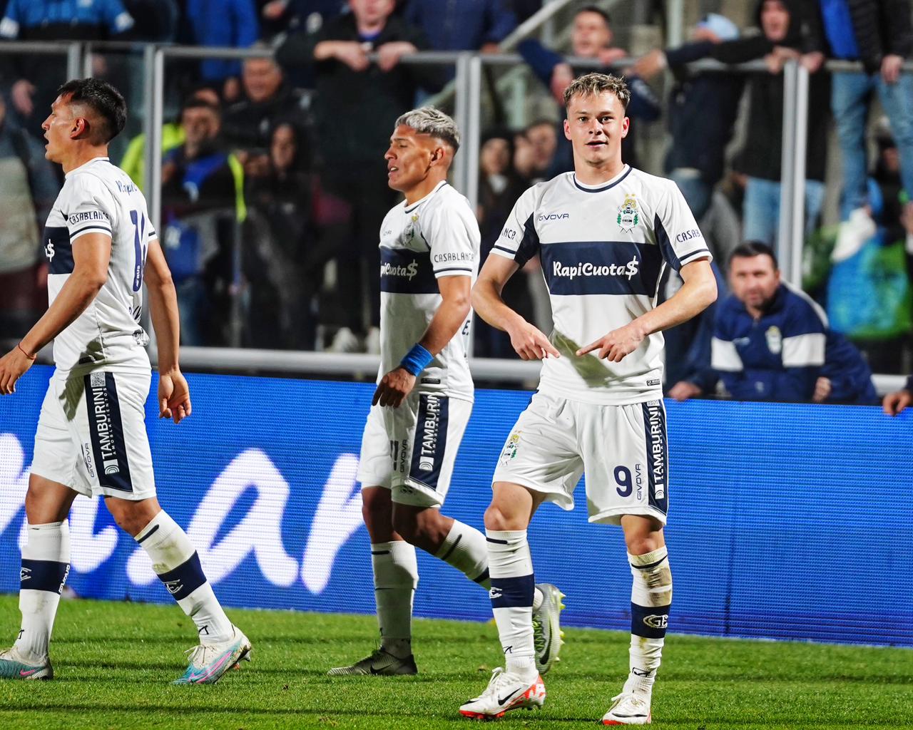 Matías Abaldo tuvo el debut soñado y le dio el triunfo desahogador a Gimnasia