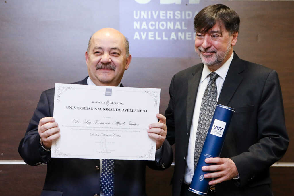 Fernando Tauber recibió el título Doctor Honoris Causa de la Universidad de Avellaneda
