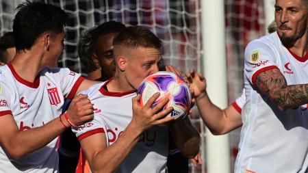 Estudiantes fue contundente ante Huracán y avanzó a semifinales en la Copa Argentina
