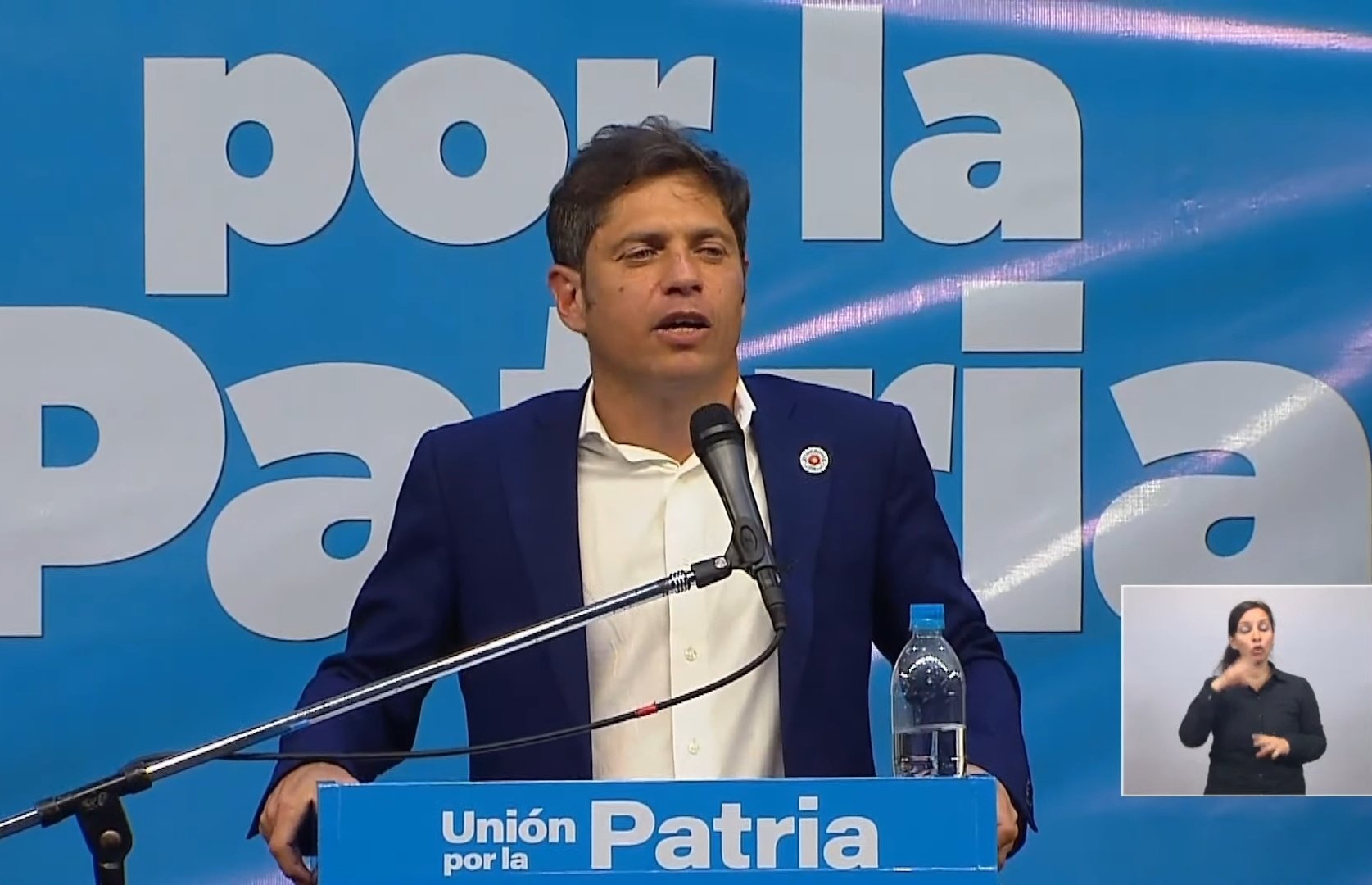 Axel Kicillof en Atenas: "Hay un movimiento sanitario en la provincia que es invencible"