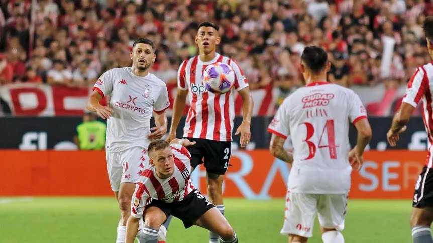 Estudiantes enfrenta a Huracán por un lugar en la semifinal de la Copa Argentina