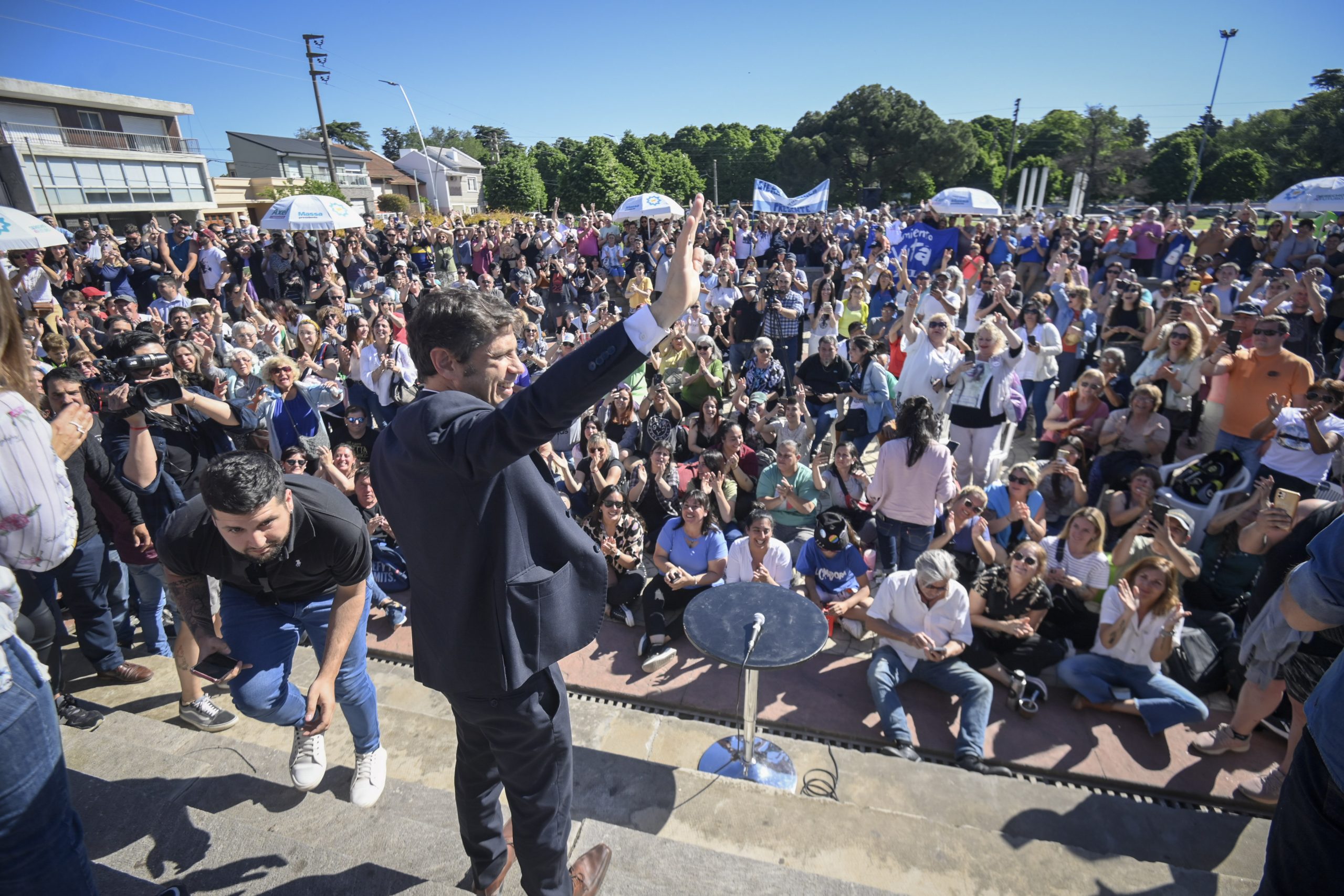 En Olavarría, Kicillof llamó a "redoblar los esfuerzos" de cara al balotaje