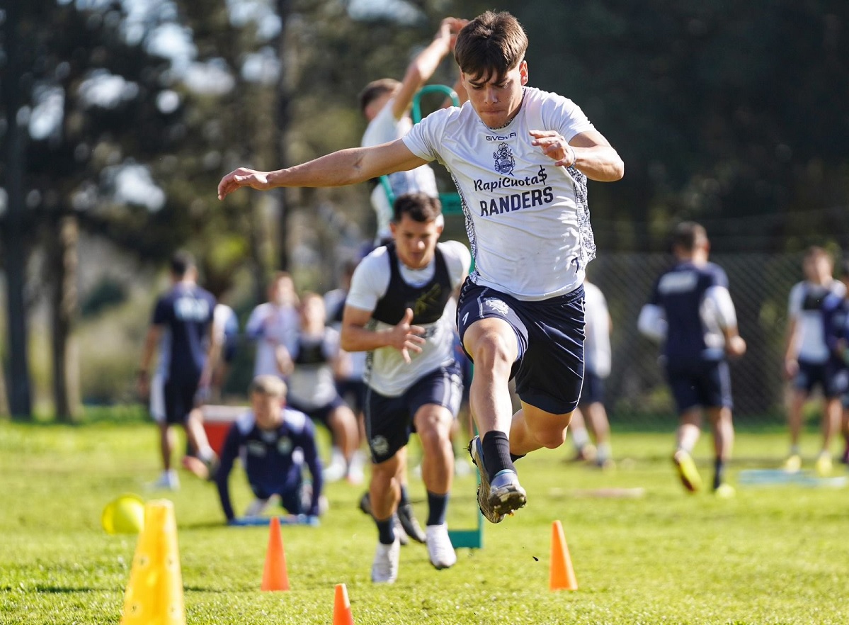 Gimnasia entrena y define el equipo para recibir a Atlético Tucumán