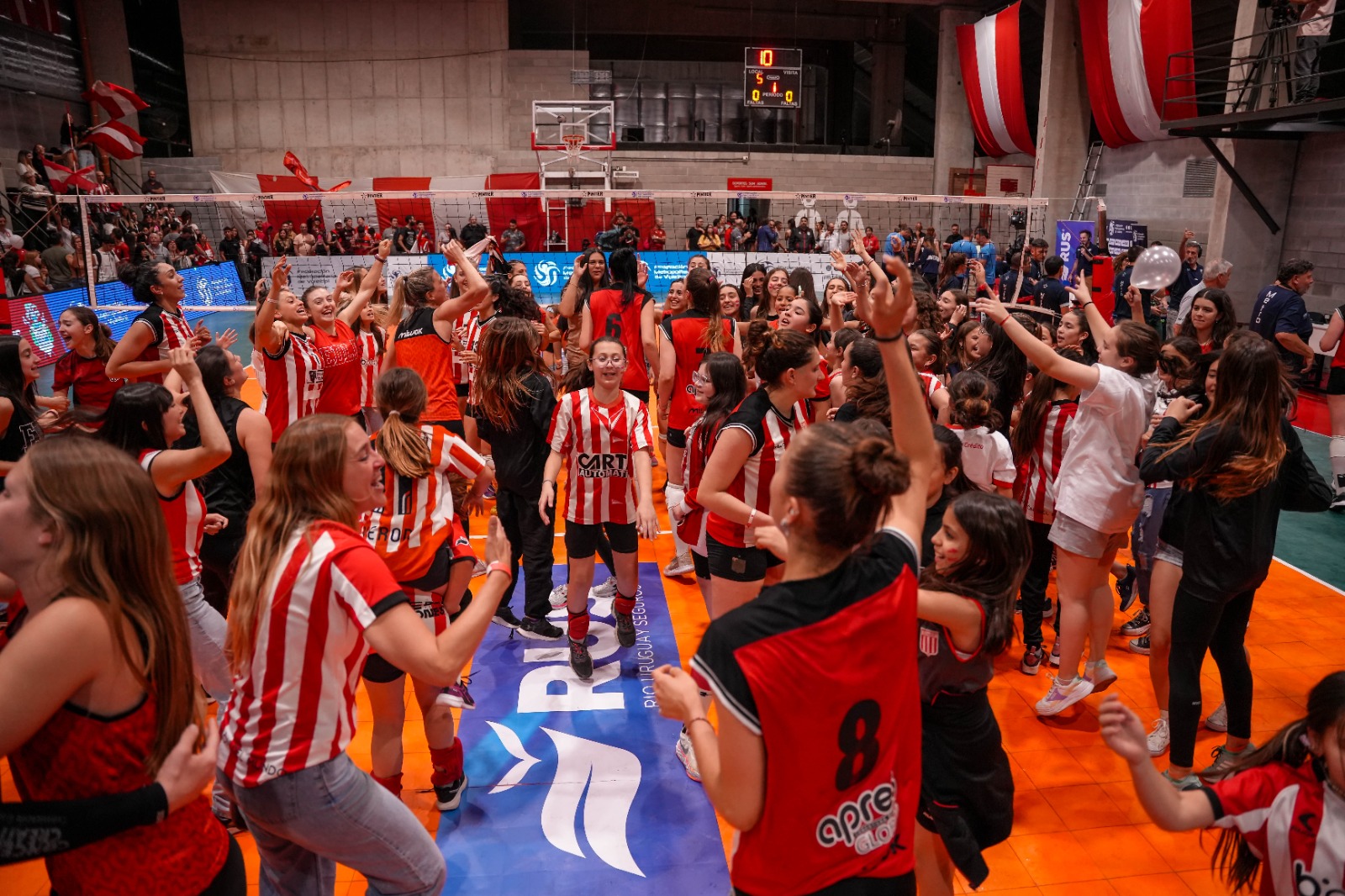 Estudiantes se quedó con el primer clásico ante Gimnasia en las Semifinales de la Liga de Voley femenino
