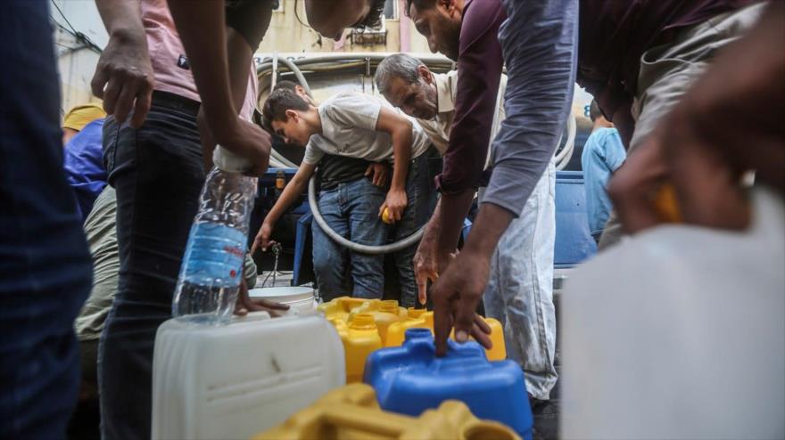 Hay escasez de agua potable en Gaza