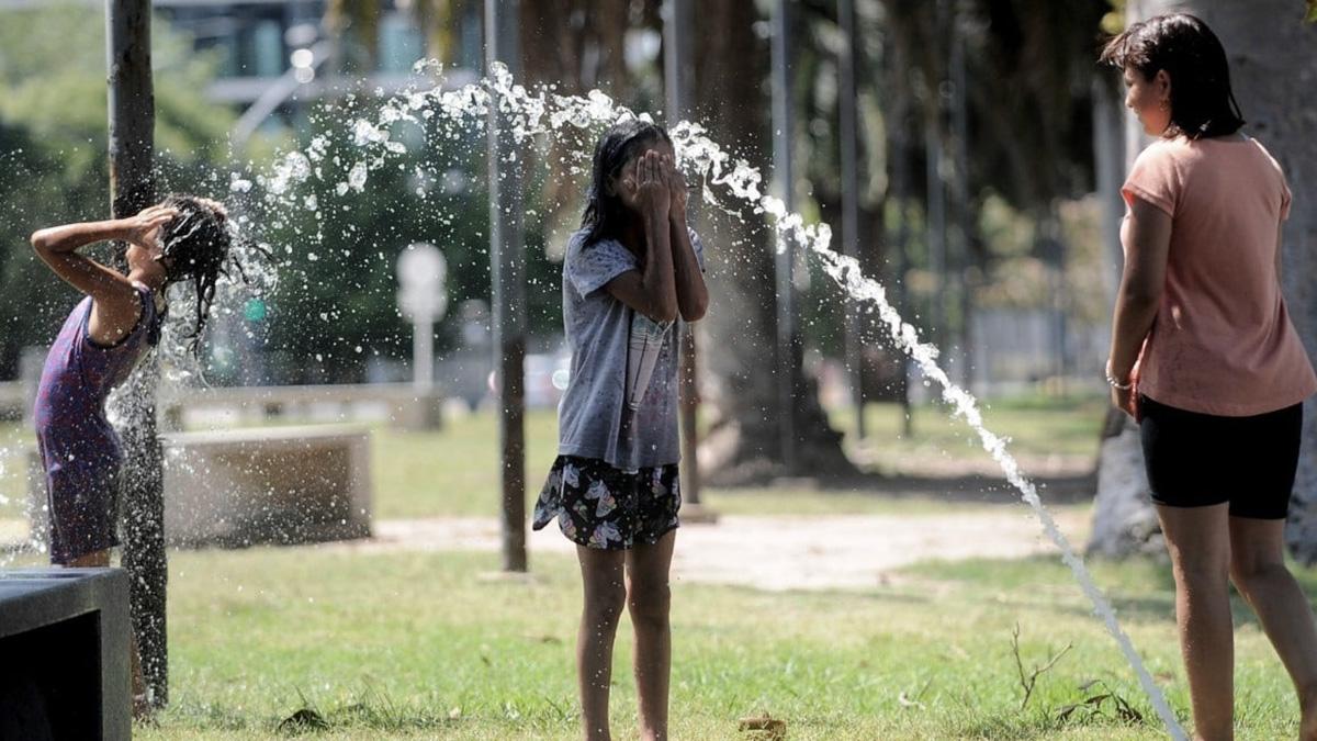 Diez provincias del norte y Cuyo en alerta por olas de calor extremo