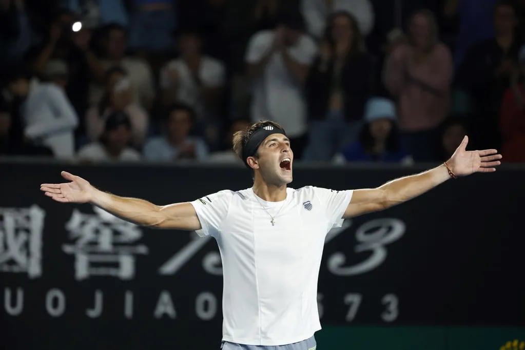 Otro golpe del platense Tomás Etcheverry: le ganó a Gael Monfils y enfrentará a Novak Djokovic