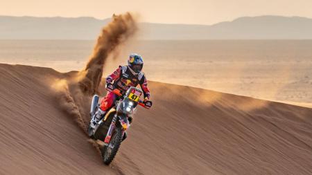 Kevin Benavidez firmó su victoria en la etapa 8 del Dakar, escoltado por su hermano