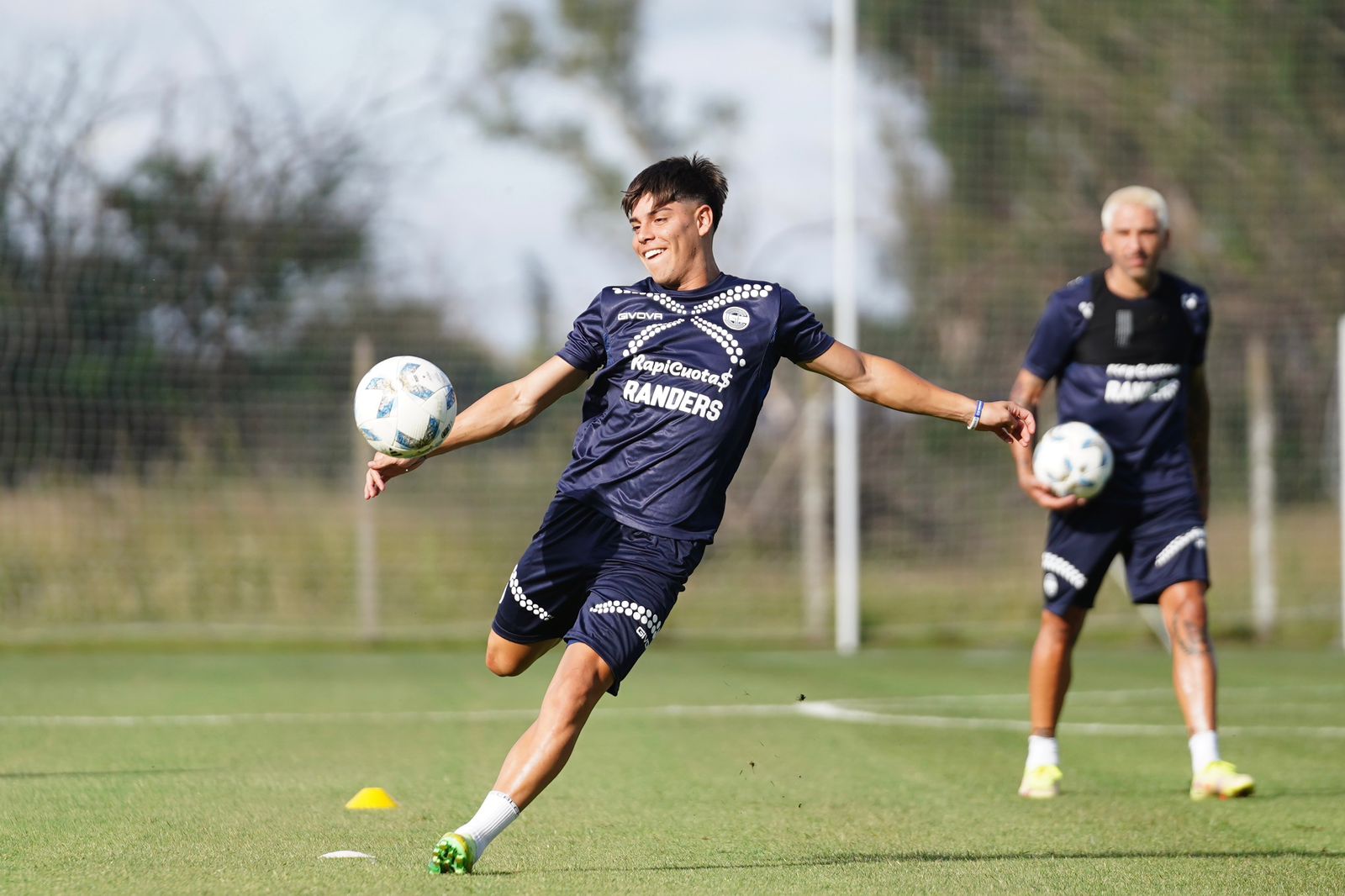 Última práctica de Gimnasia que esta tarde partirá rumbo a Córdoba