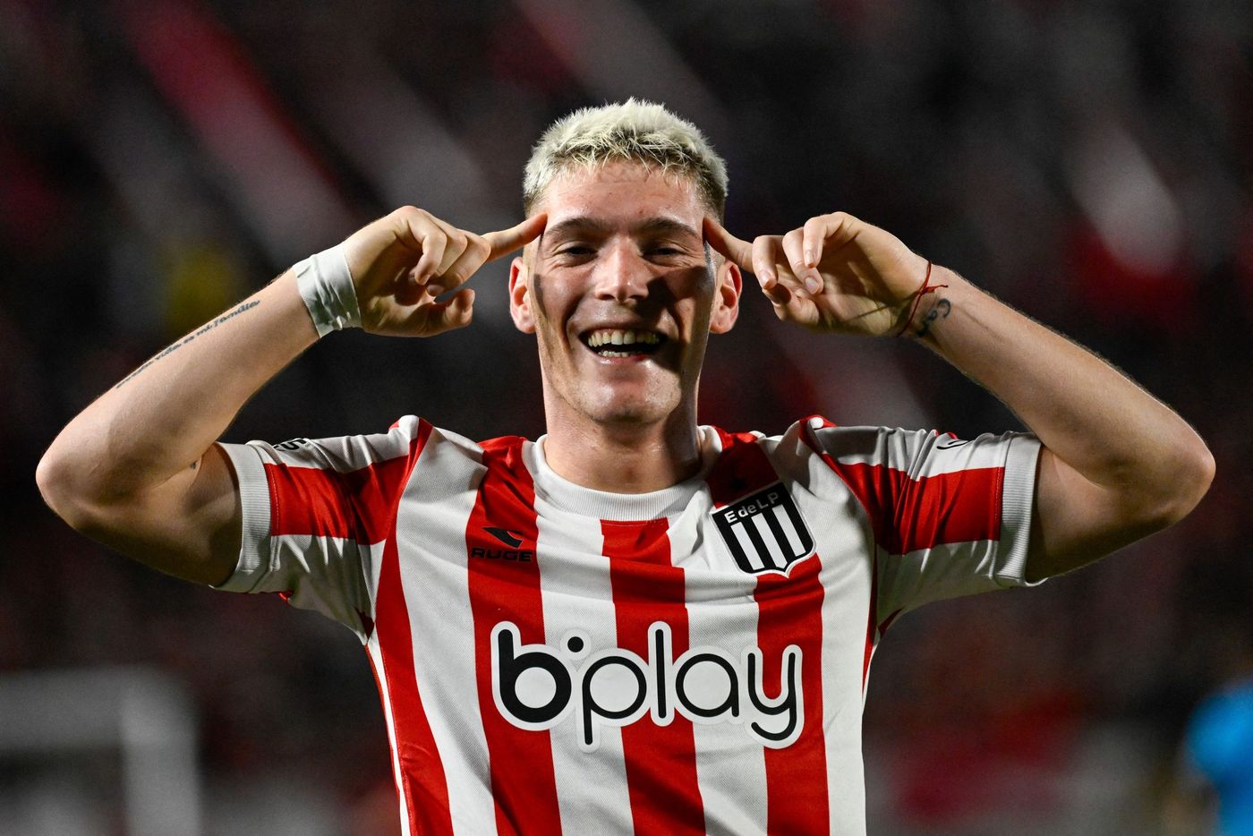 Rollheiser deberá elegir entre Botafogo de Brasil o Benfica de Portugal