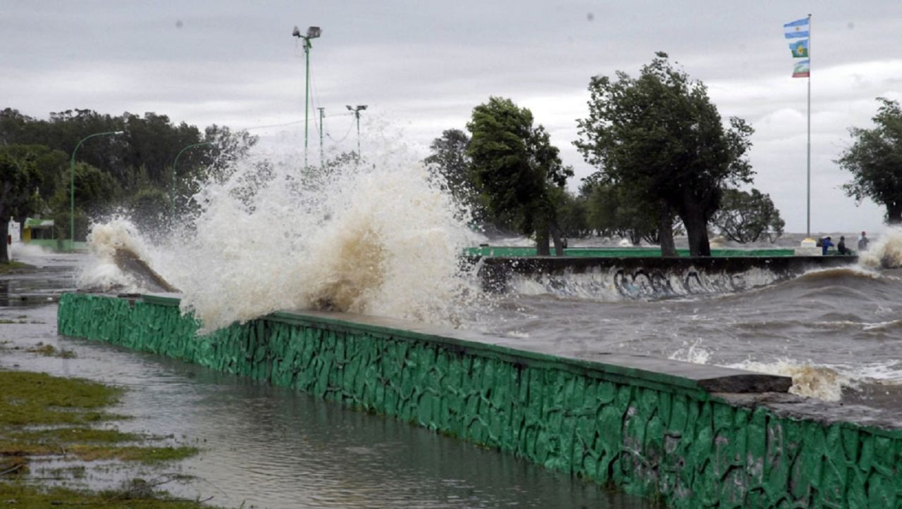 Nueva alerta por la crecida del Río de la Plata