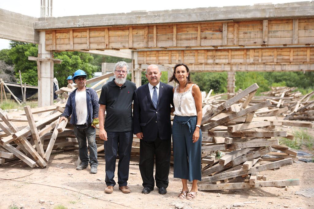Fernando Tauber recorrió la obra de la Facultad de Periodismo