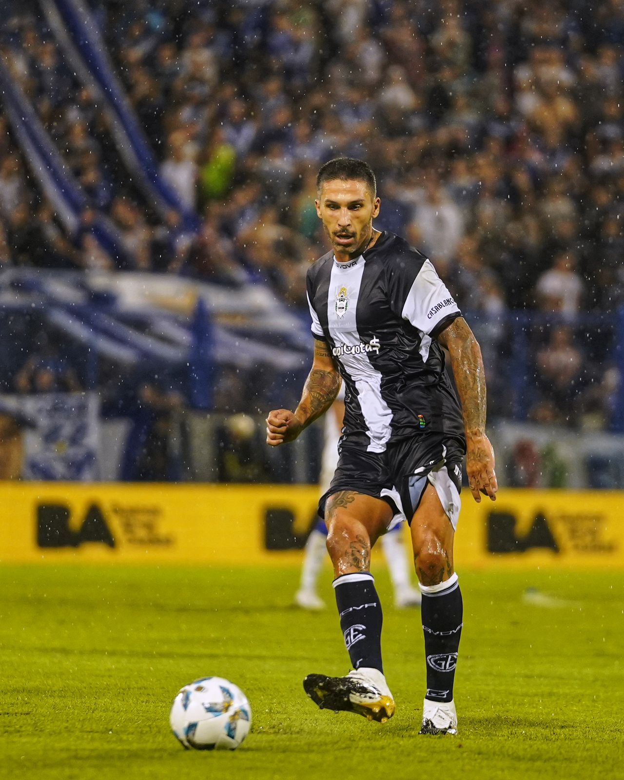 Gimnasia se quedó sin peso ofensivo y cayó ante Vélez