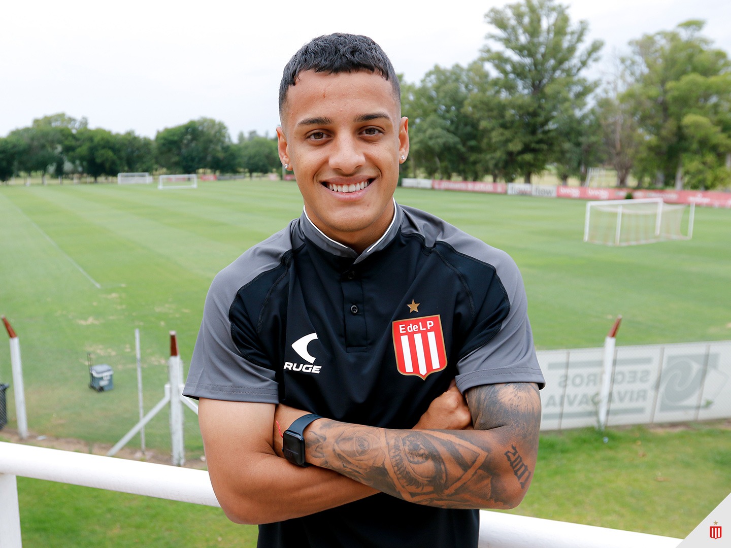 Estudiantes presentó a Tiago Palacios: cuánto costó y que duración tiene su contrato