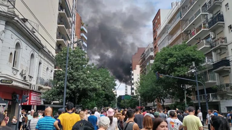 CABA desplegó un operativo de atención a los vecinos tras el incendio de la subestación Caballito