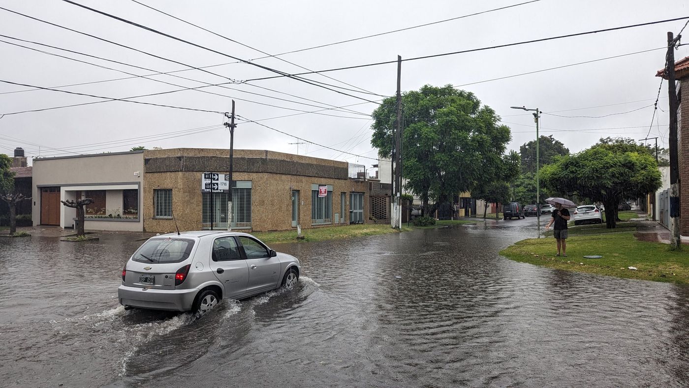 La Municipalidad desplegó operativos en los barrios por las fuertes lluvias