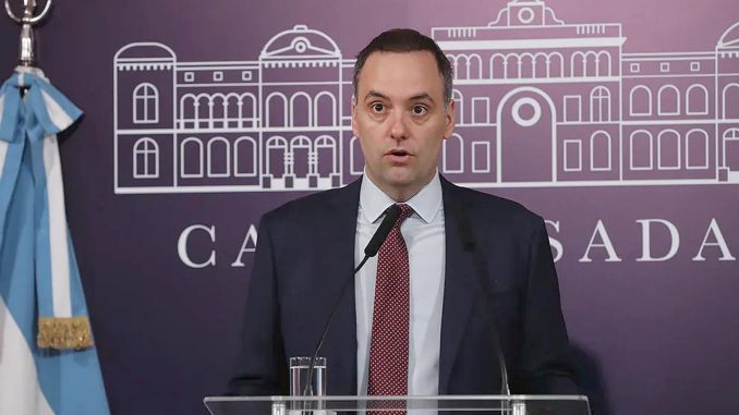 Manuel Adorni dio precisiones sobre el cierre de Télam