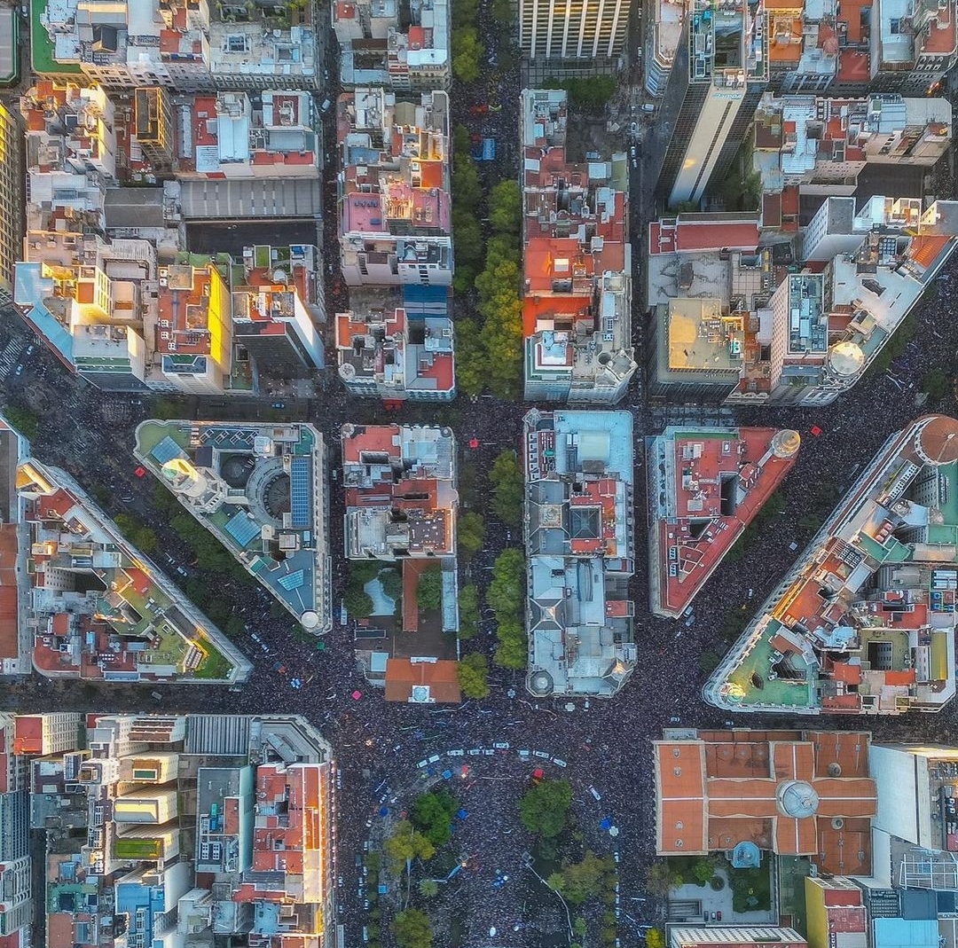 La educación pública no se toca: una multitud desbordó la Plaza de Mayo y el Congreso